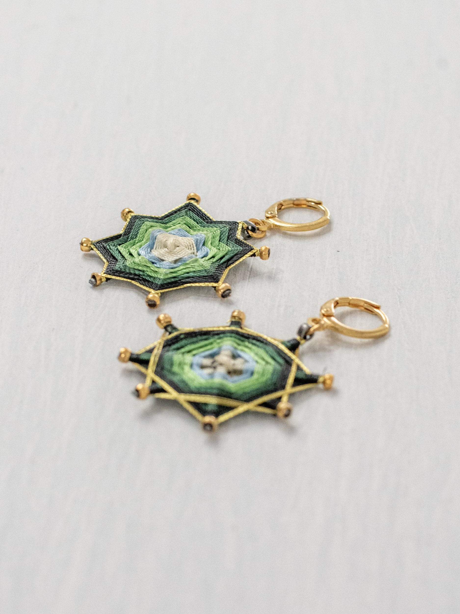 Aretes mandala estrella chicos