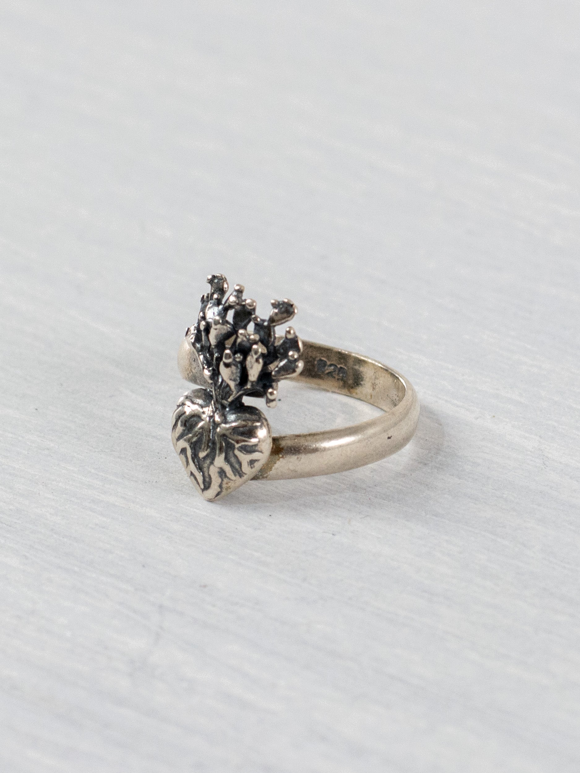 Ring with heart and small prickly pear