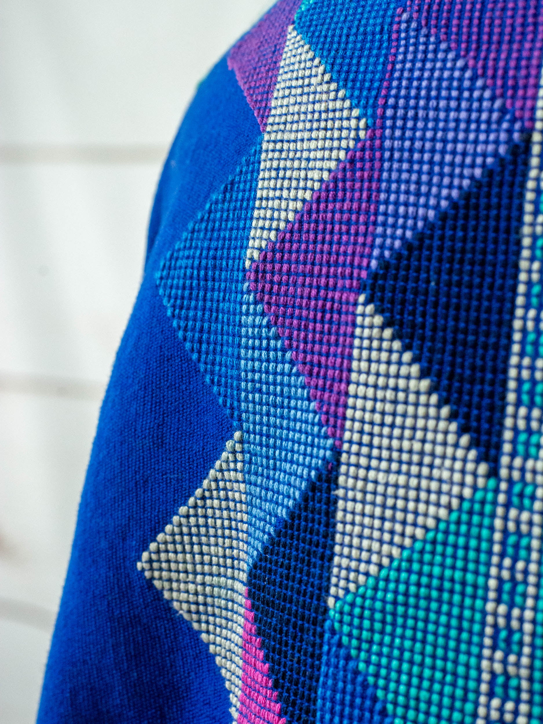 Cascading triangle short poncho Cancuc