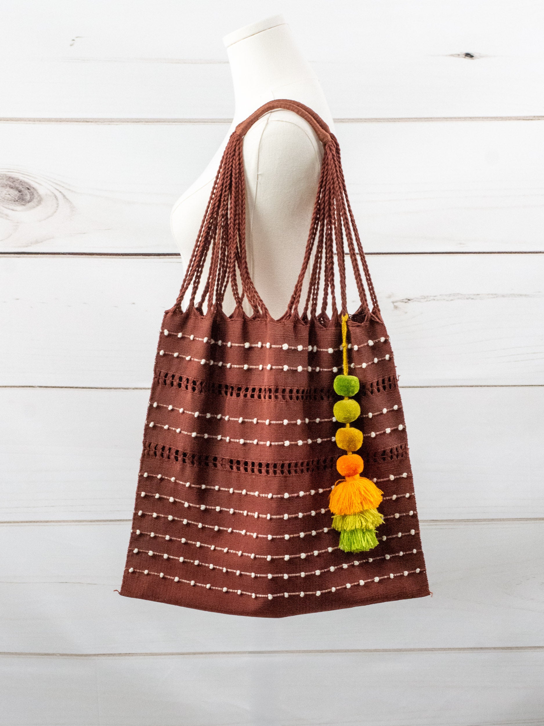 Chiapas bag with pompom and little balls