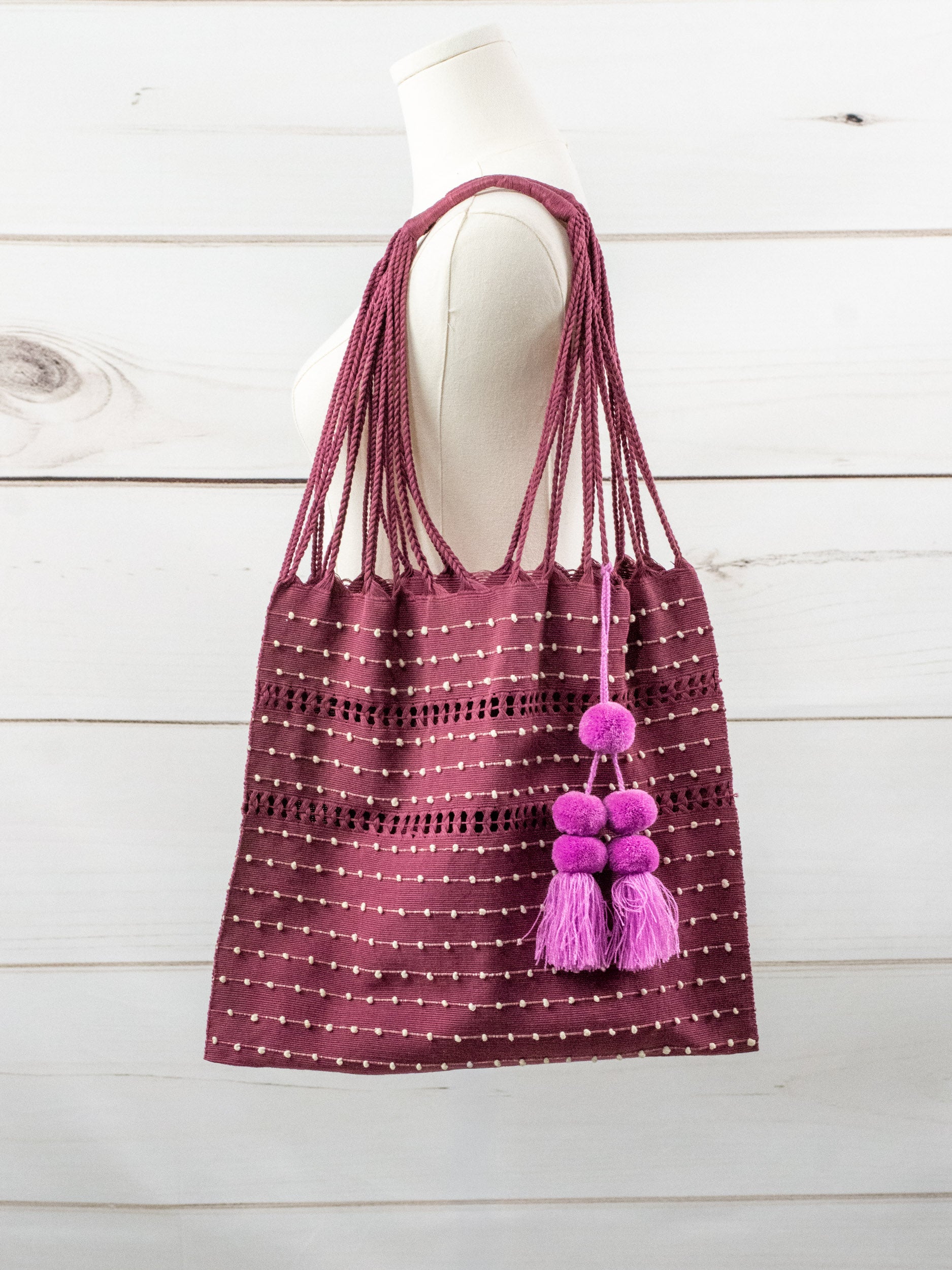 Chiapas bag with pompom and little balls