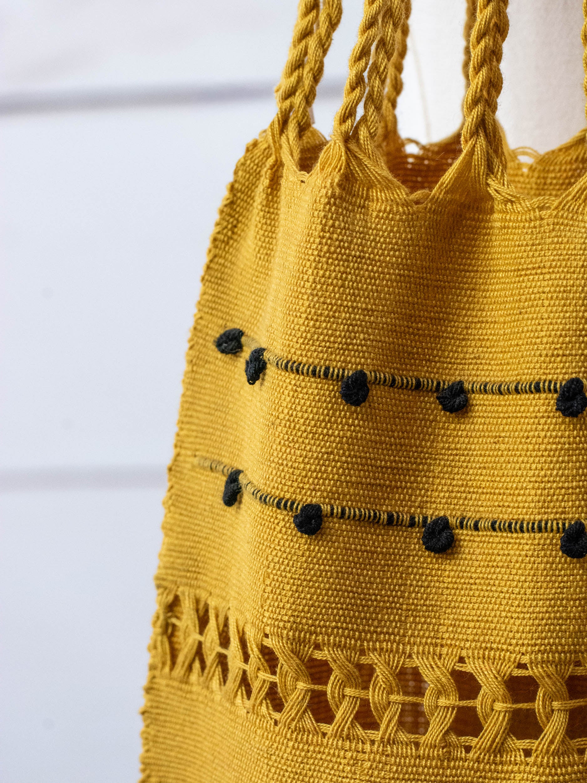 Chiapas bag with pompom and little balls