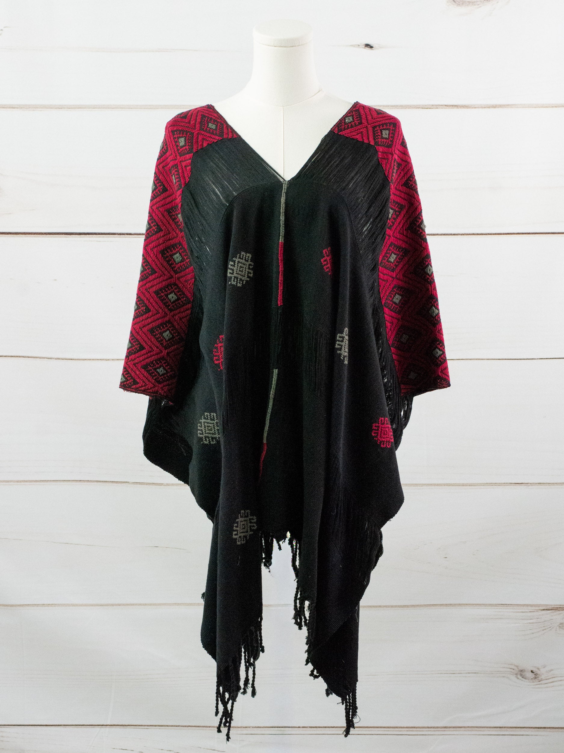 Long poncho two frayed lines Chiapas