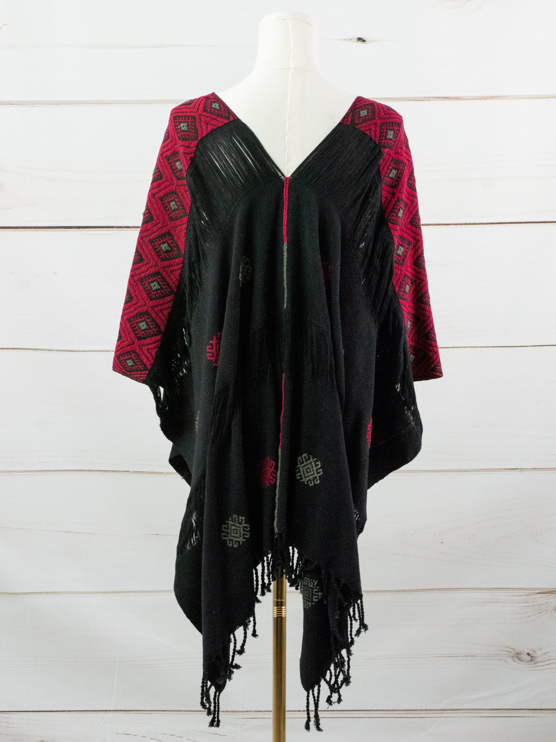 Long poncho two frayed lines Chiapas