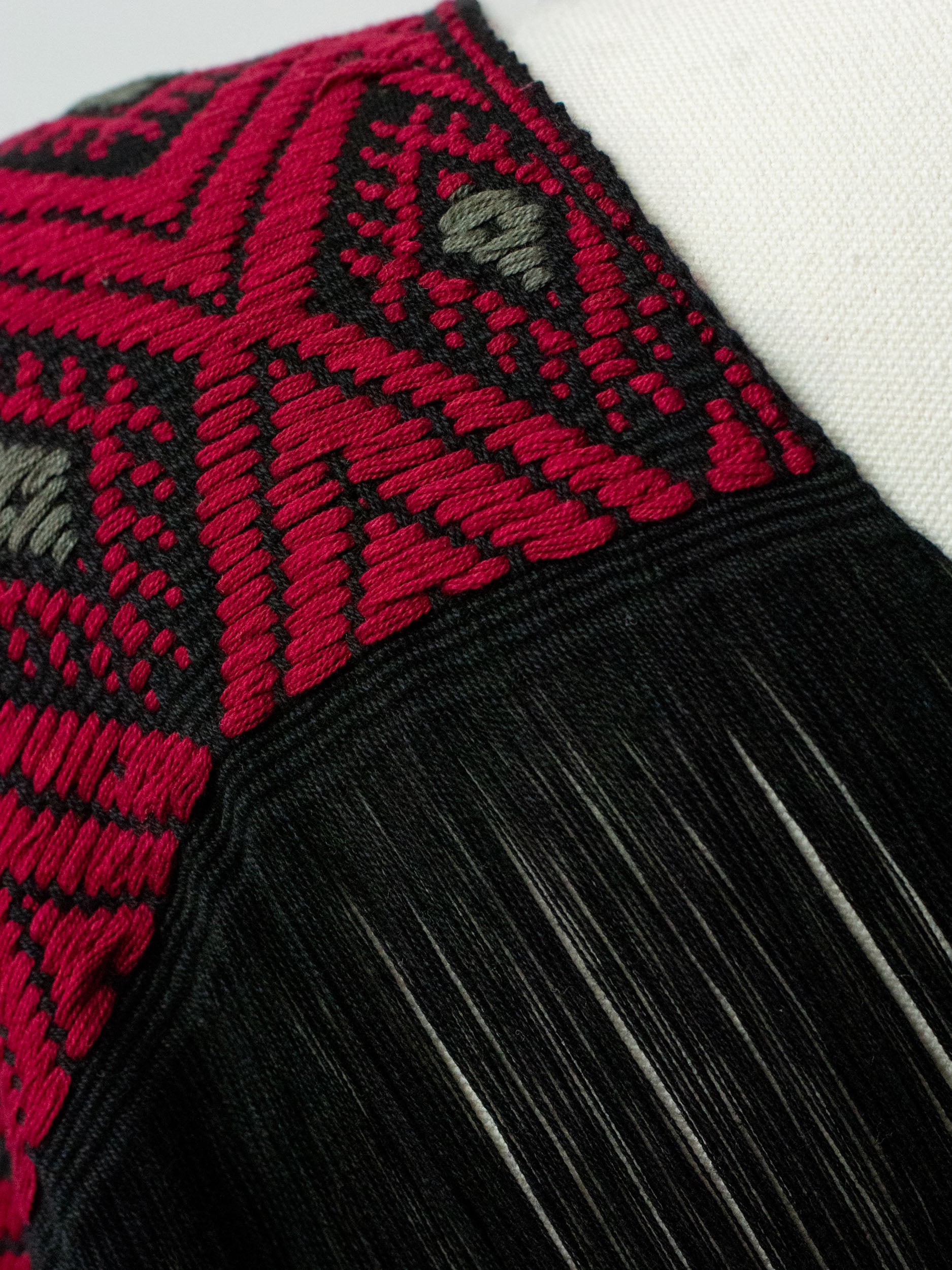 Long poncho two frayed lines Chiapas