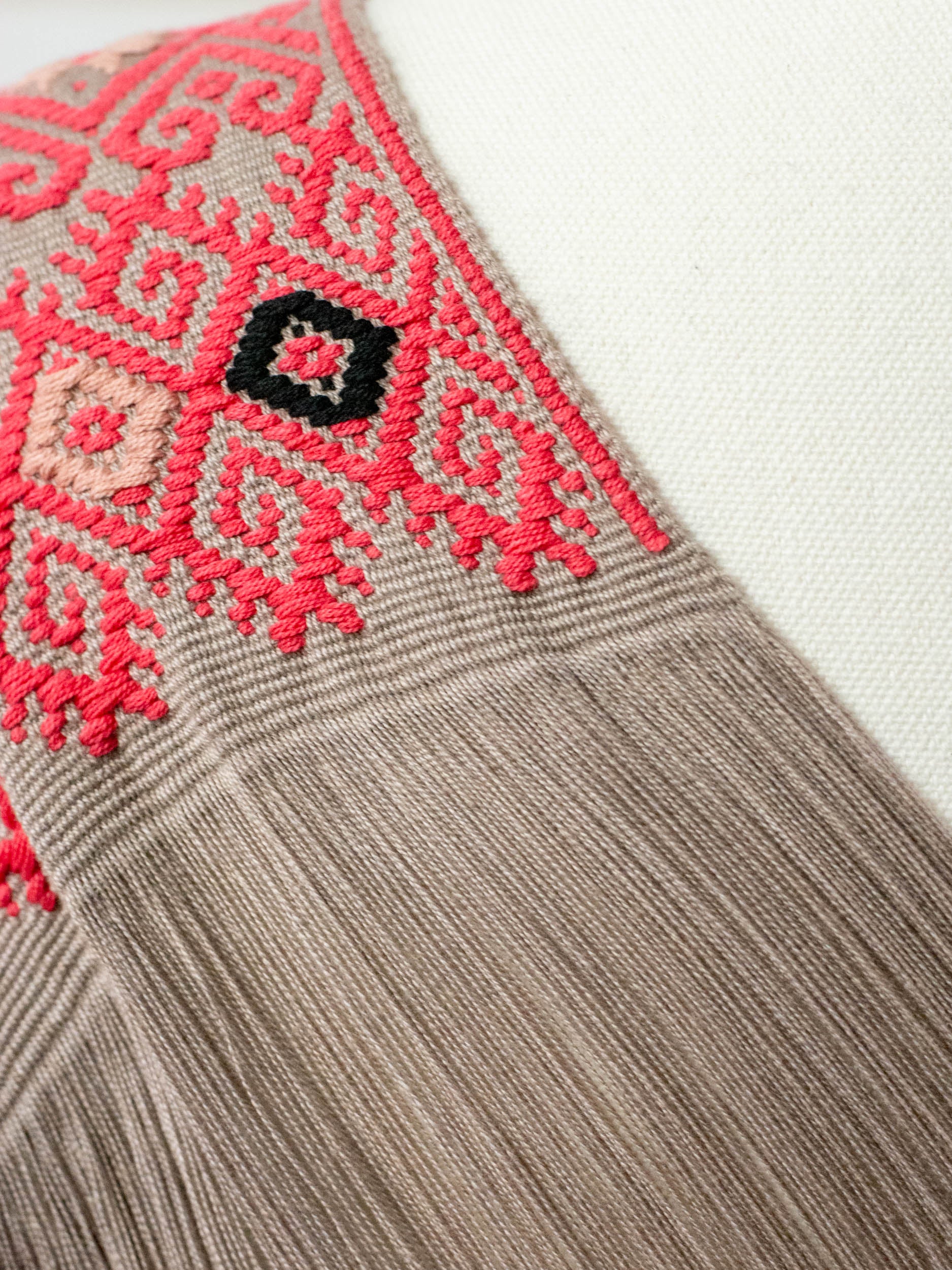 Long poncho two frayed lines Chiapas