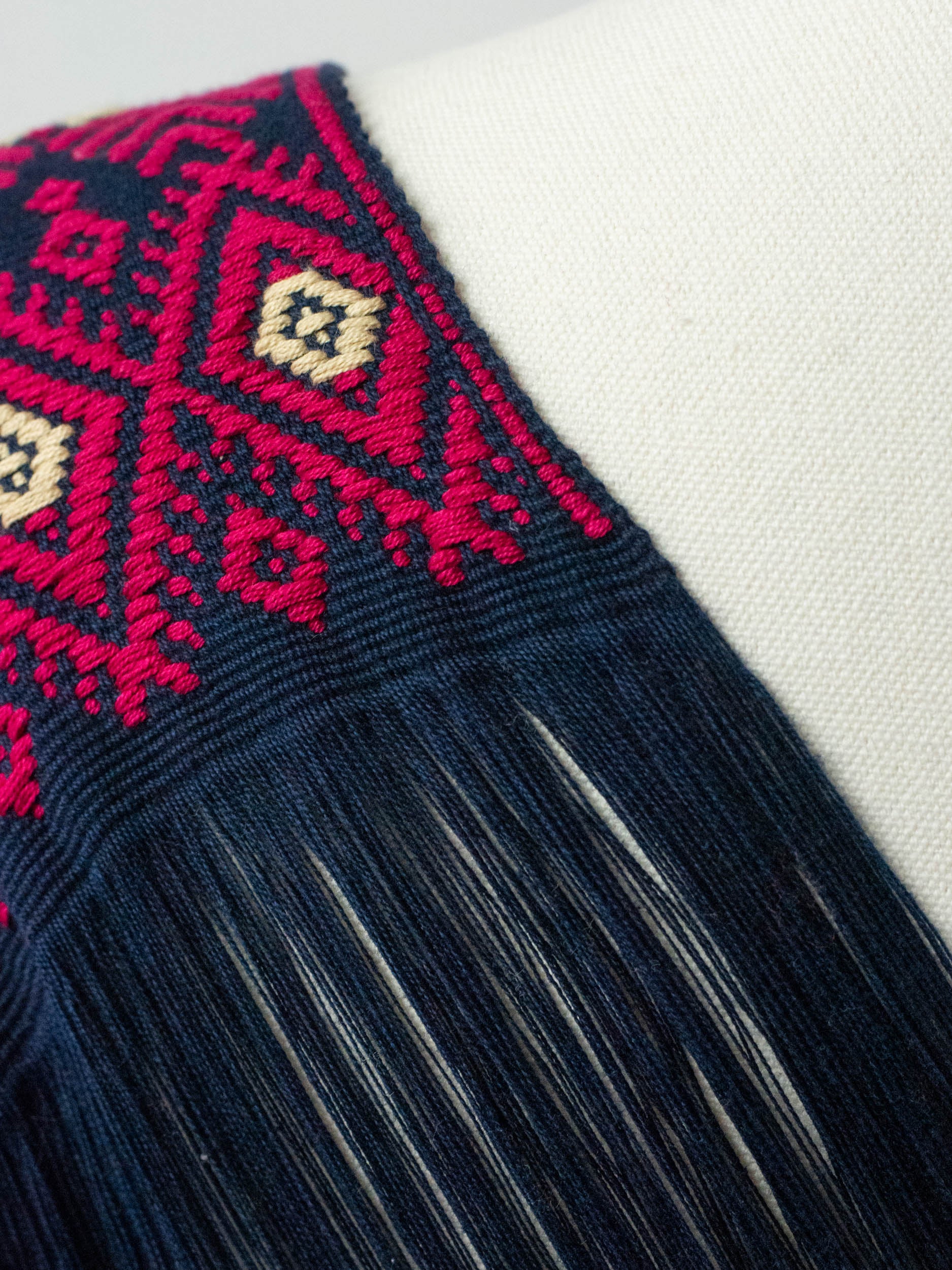 Long poncho two frayed lines Chiapas