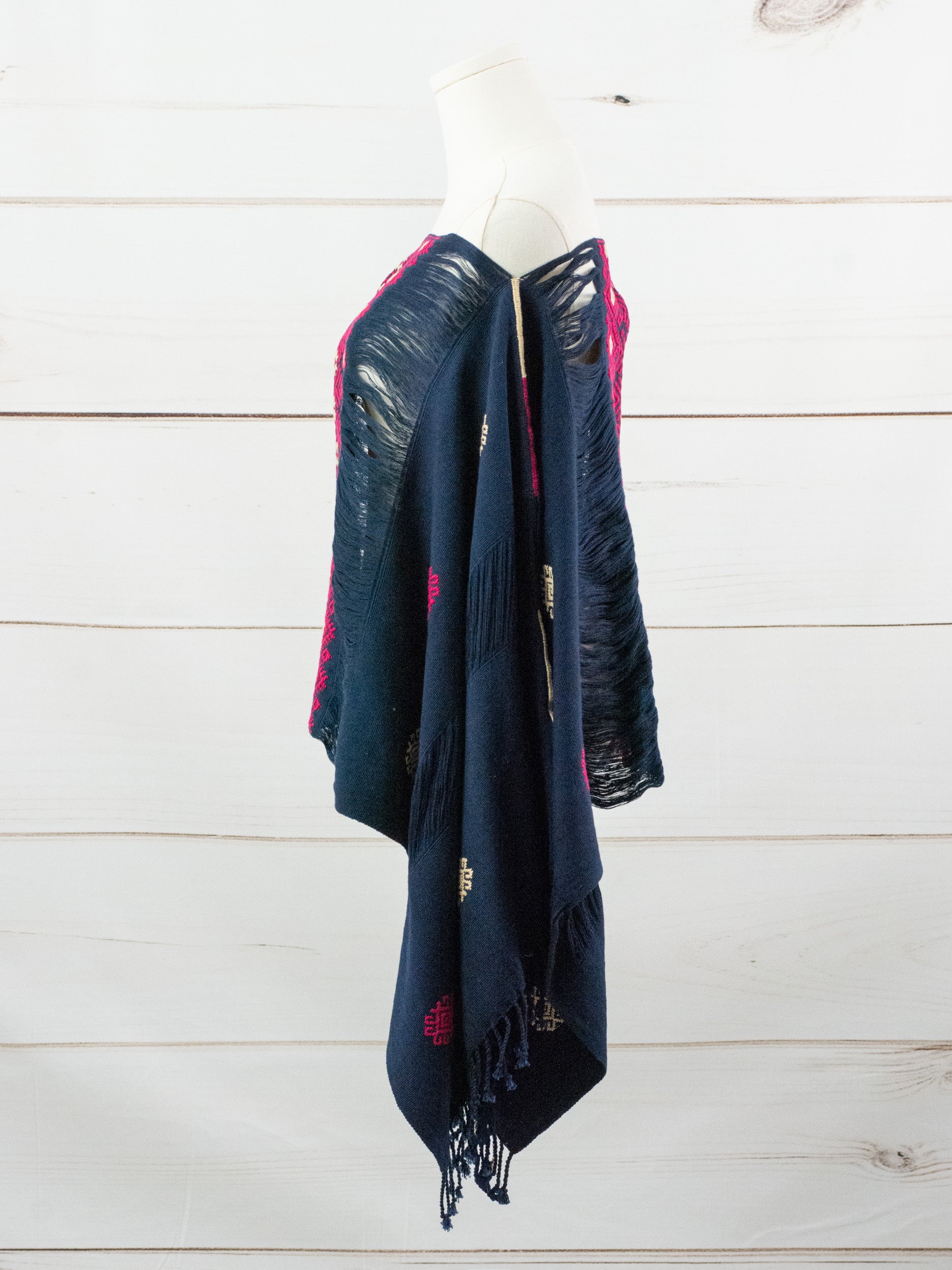 Long poncho two frayed lines Chiapas