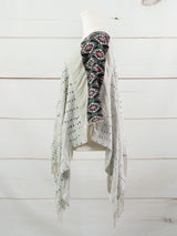 Long poncho with three frayed lines from Chiapas