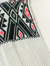 Long poncho with three frayed lines from Chiapas