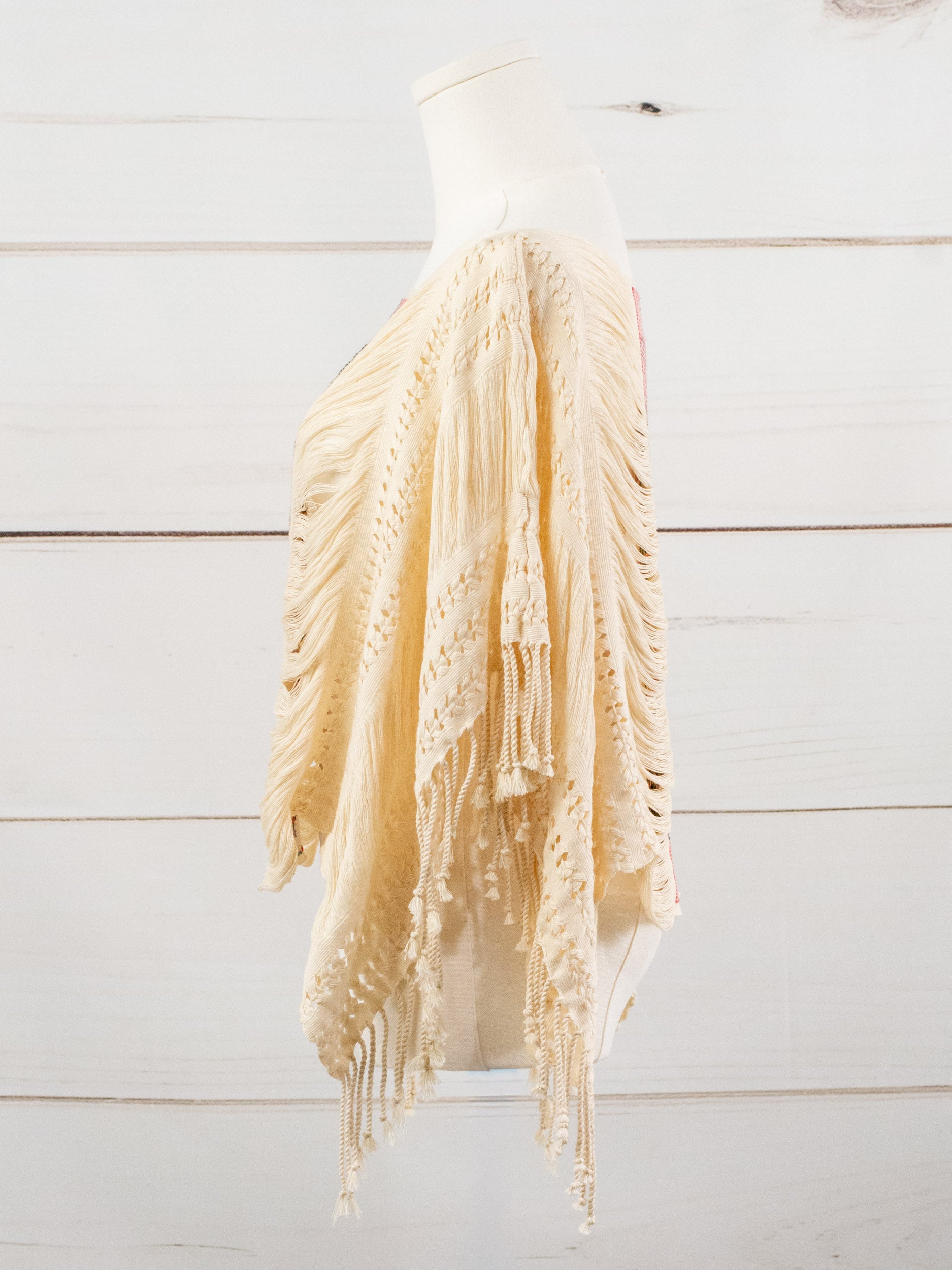 Short poncho, entirely frayed, Chiapas