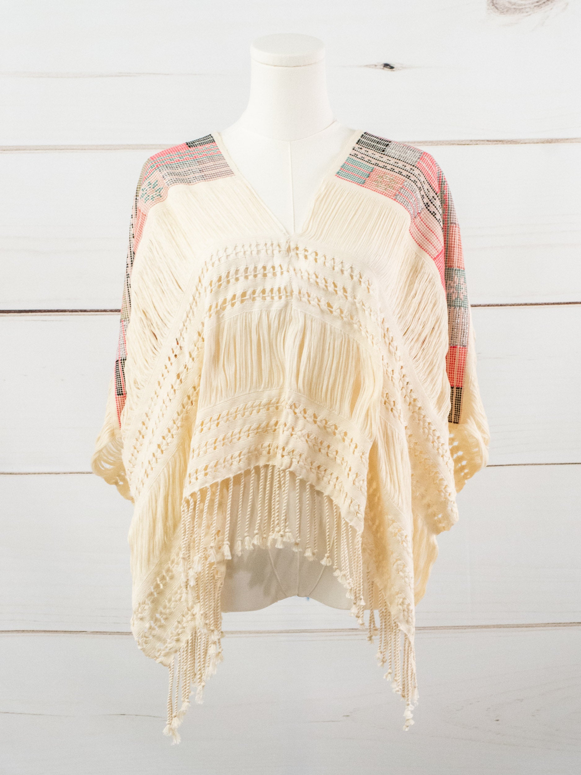 Short poncho, entirely frayed, Chiapas