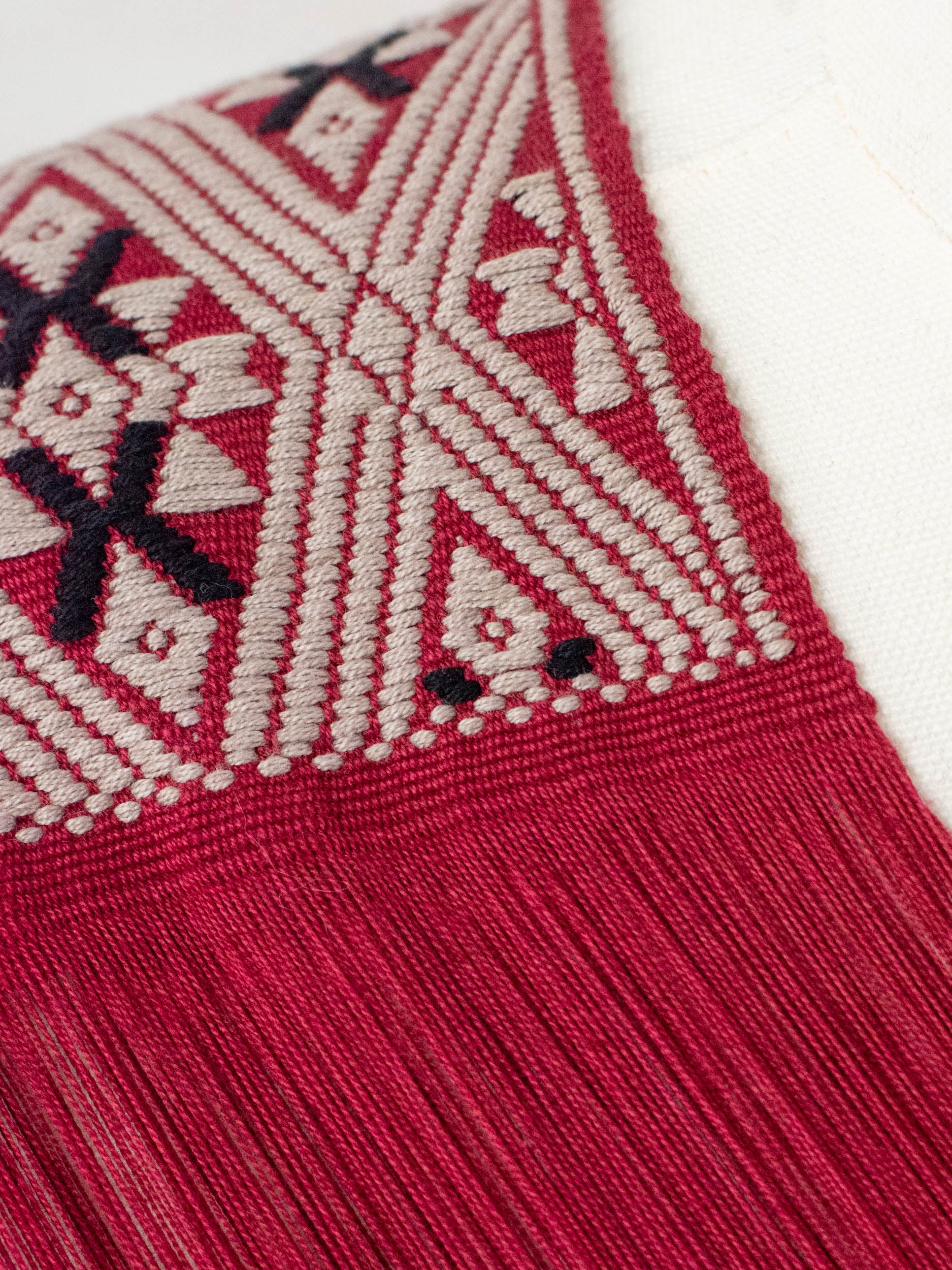 Poncho corto tres líneas deshiladas Chiapas