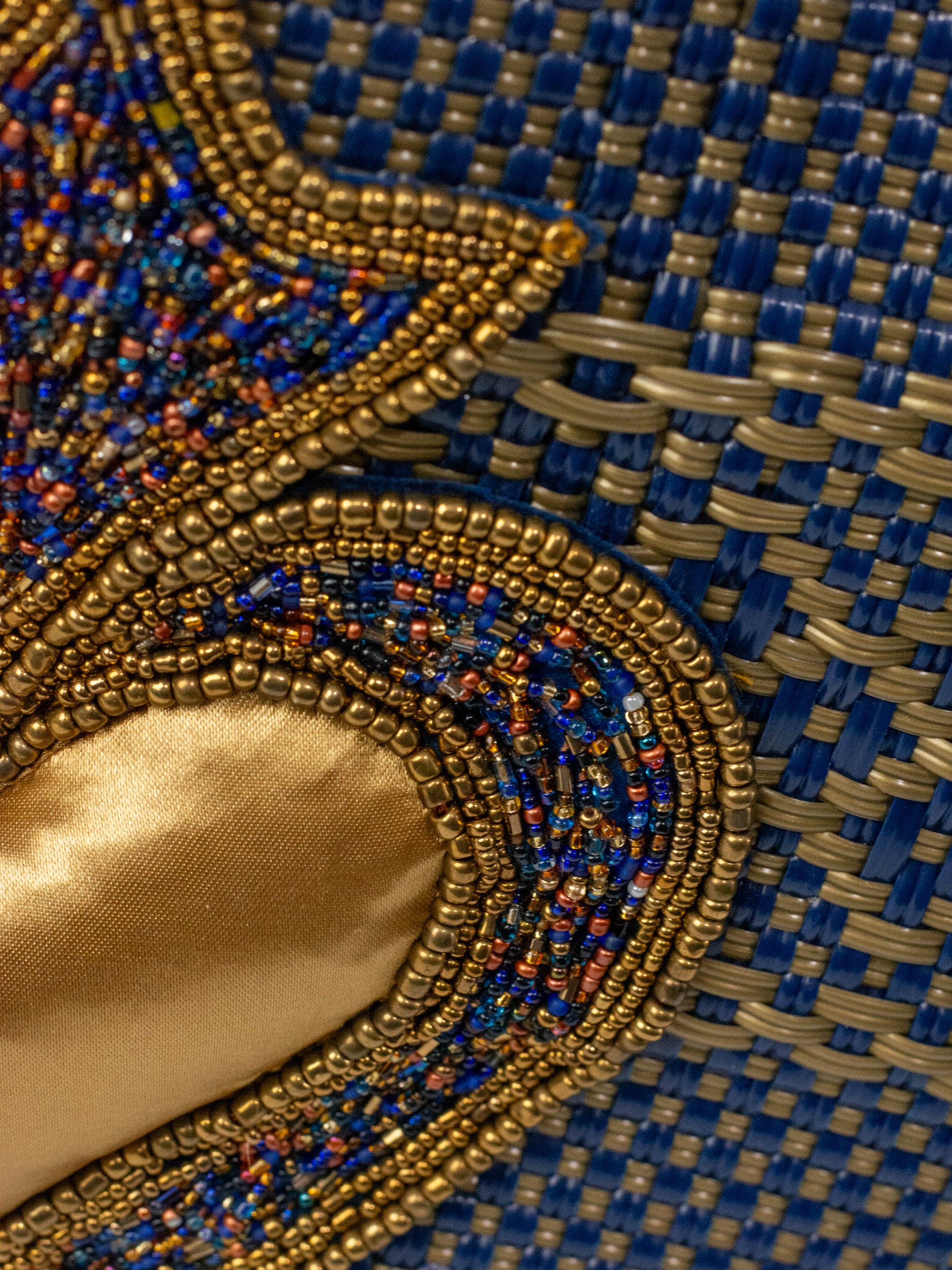 Medium heart milagro artisan bag with flower pompom