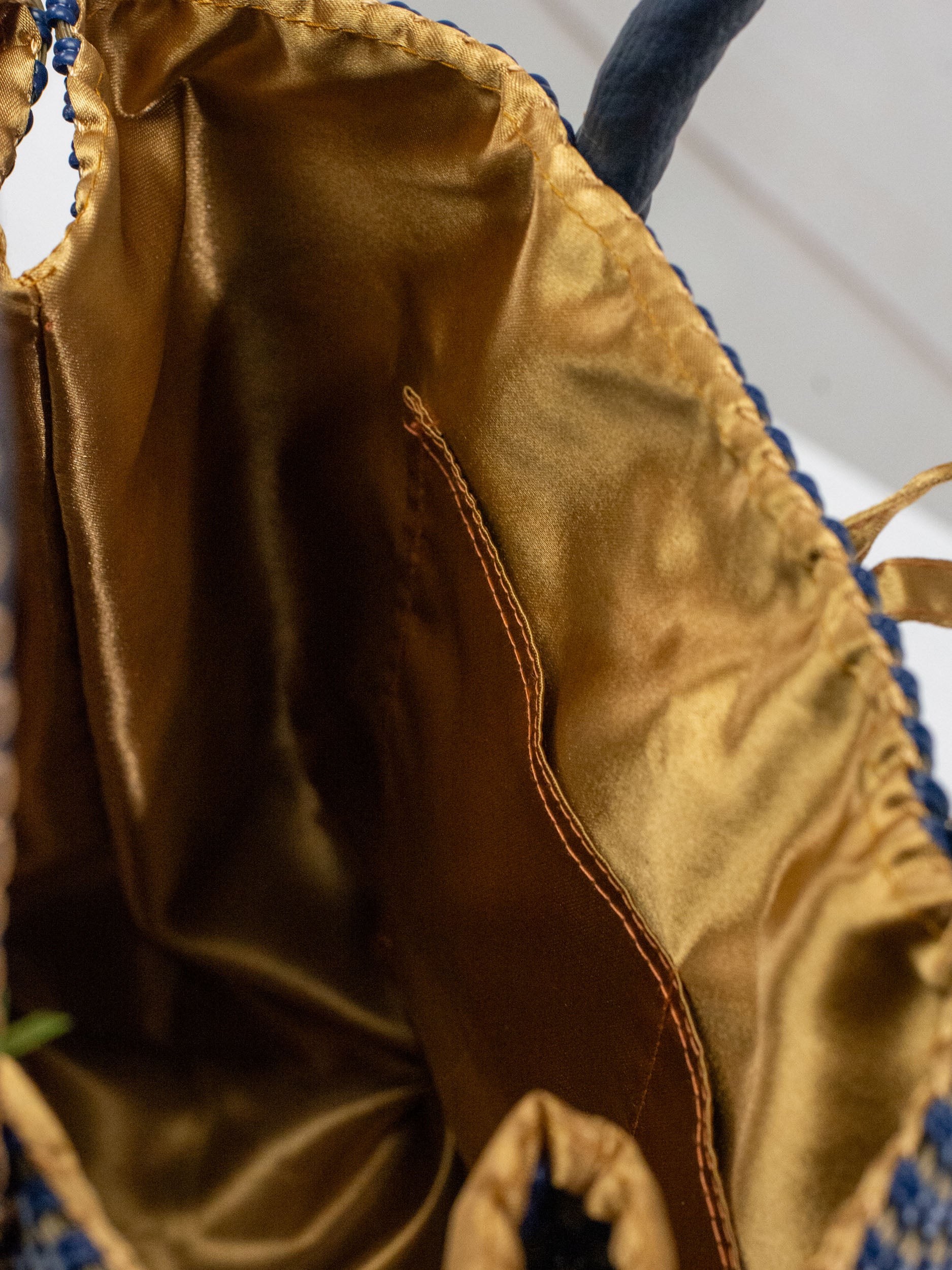 Medium heart milagro artisan bag with flower pompom